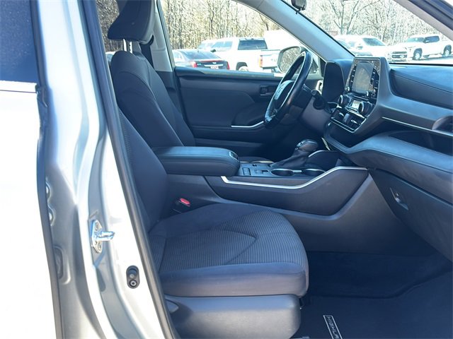 Used 2020 Toyota Highlander LE image 11