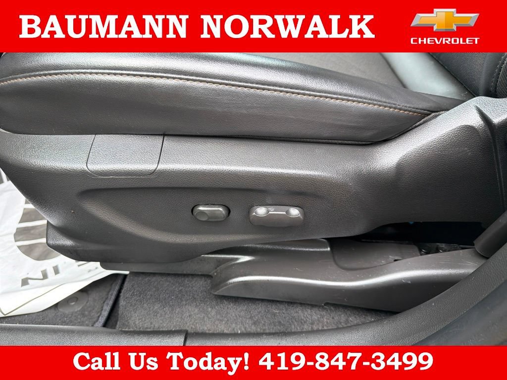 Used 2022 Chevrolet Trax LT w/ LT Convenience Package FWD image 17