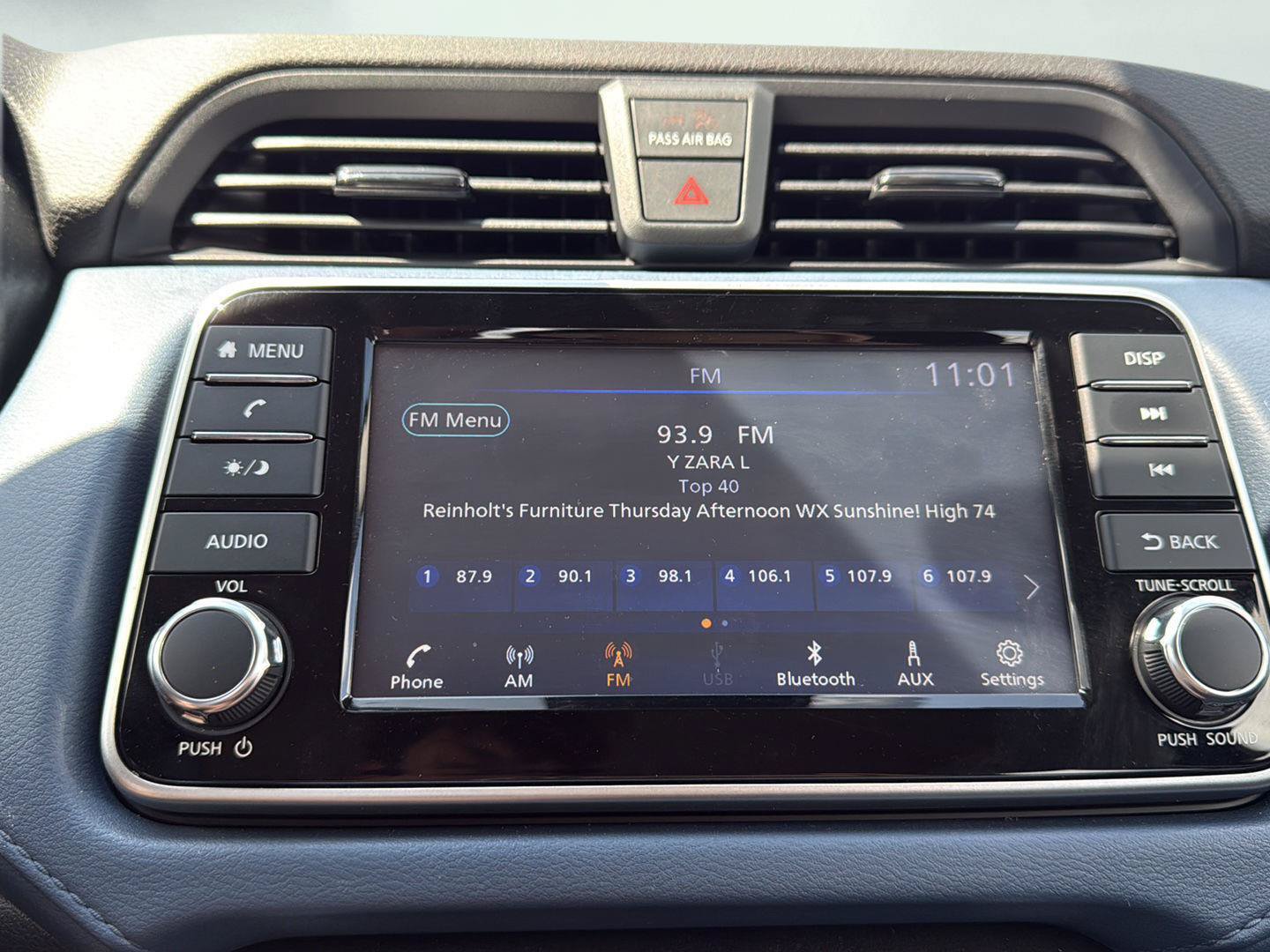 New 2025 Nissan Versa SV w/ Trunk Package FWD image 18