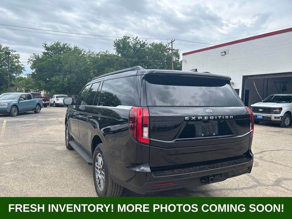 Used 2025 Ford Expedition Max Active RWD image 4