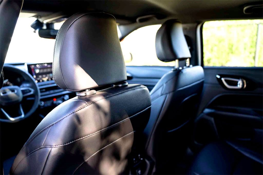 New 2026 Jeep Compass Latitude image 19