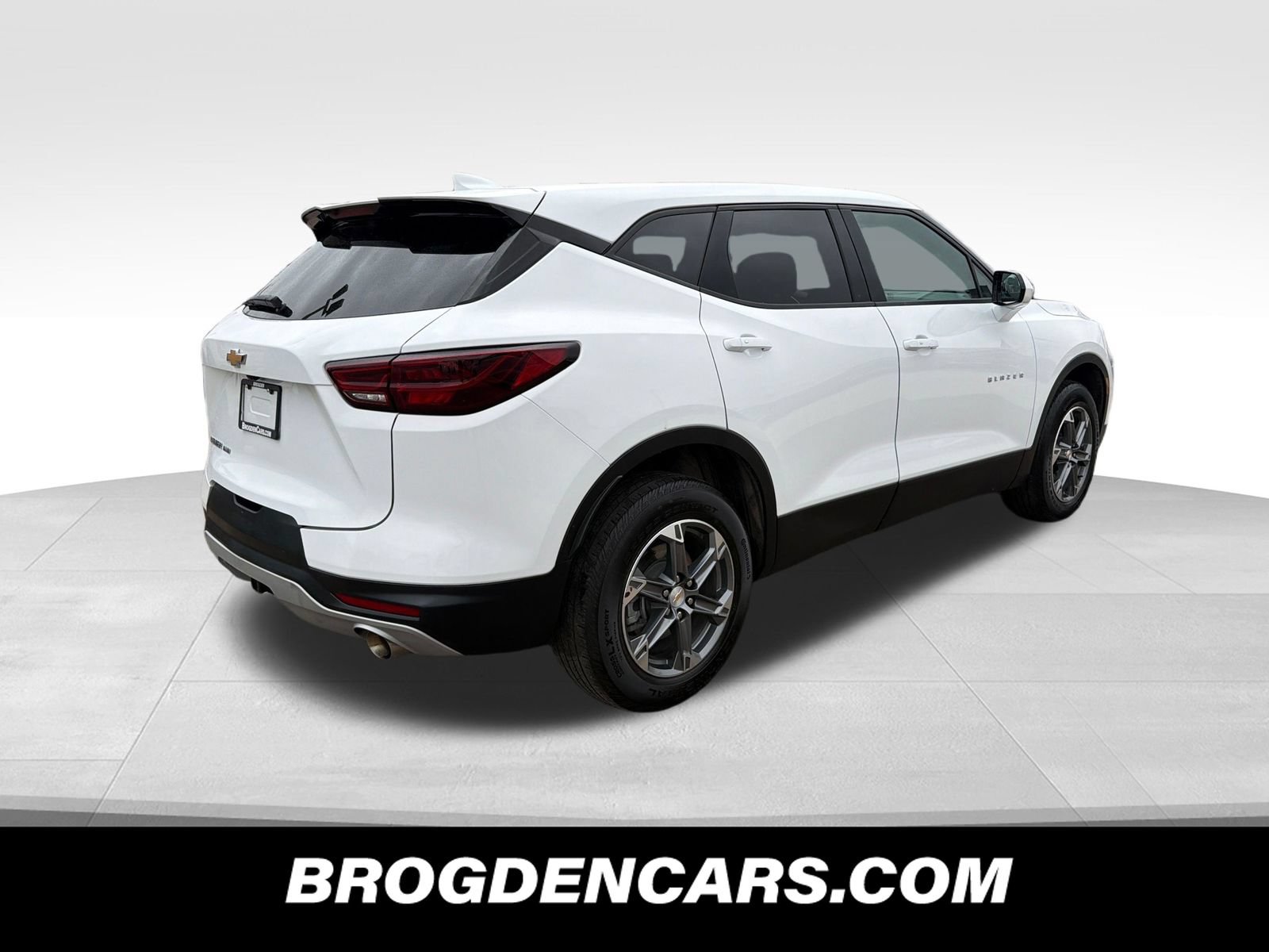 Used 2025 Chevrolet Blazer LT AWD/4WD image 3