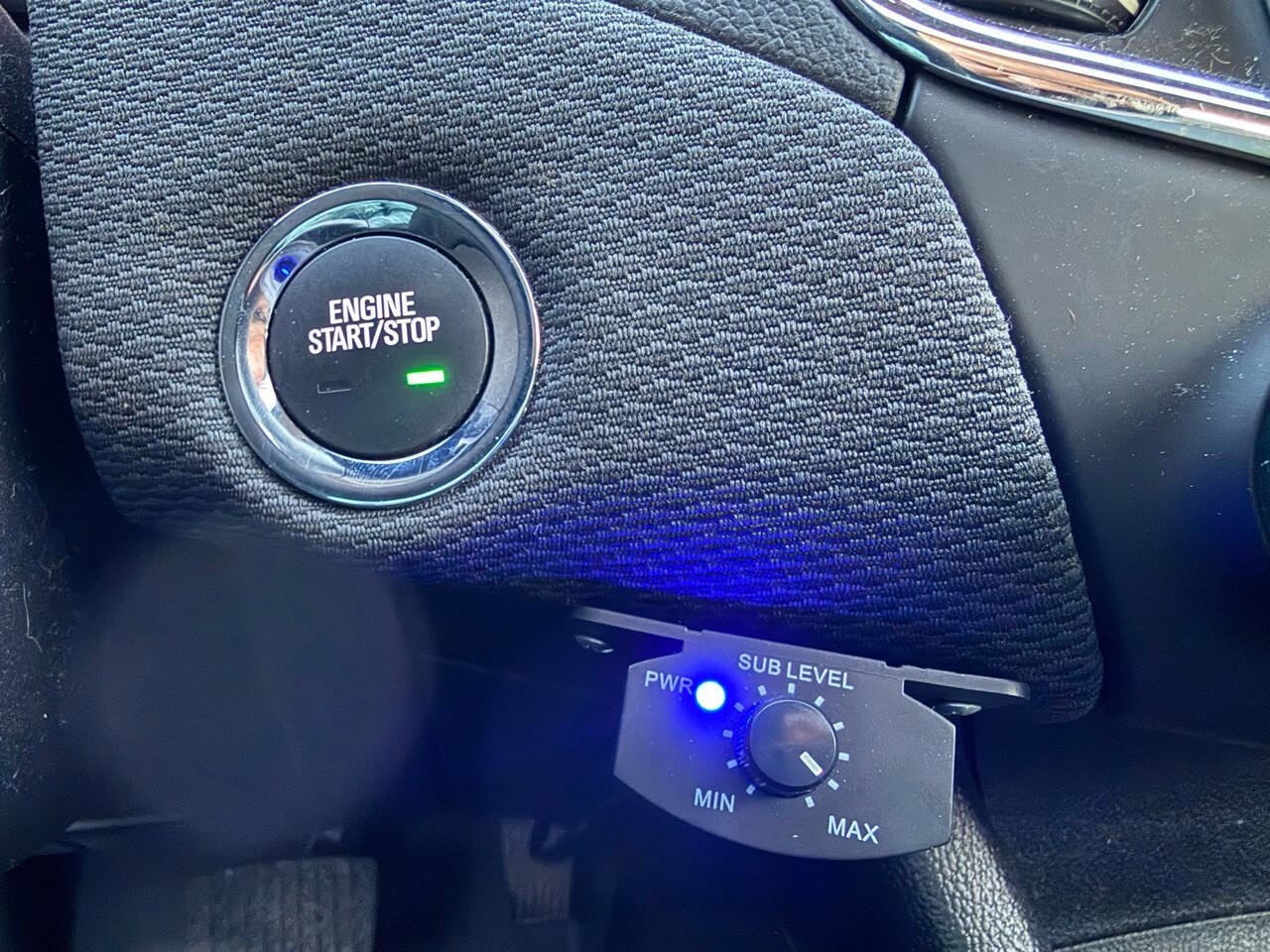 Used 2018 Chevrolet Cruze LT w/ Sun And Sound Package FWD image 17