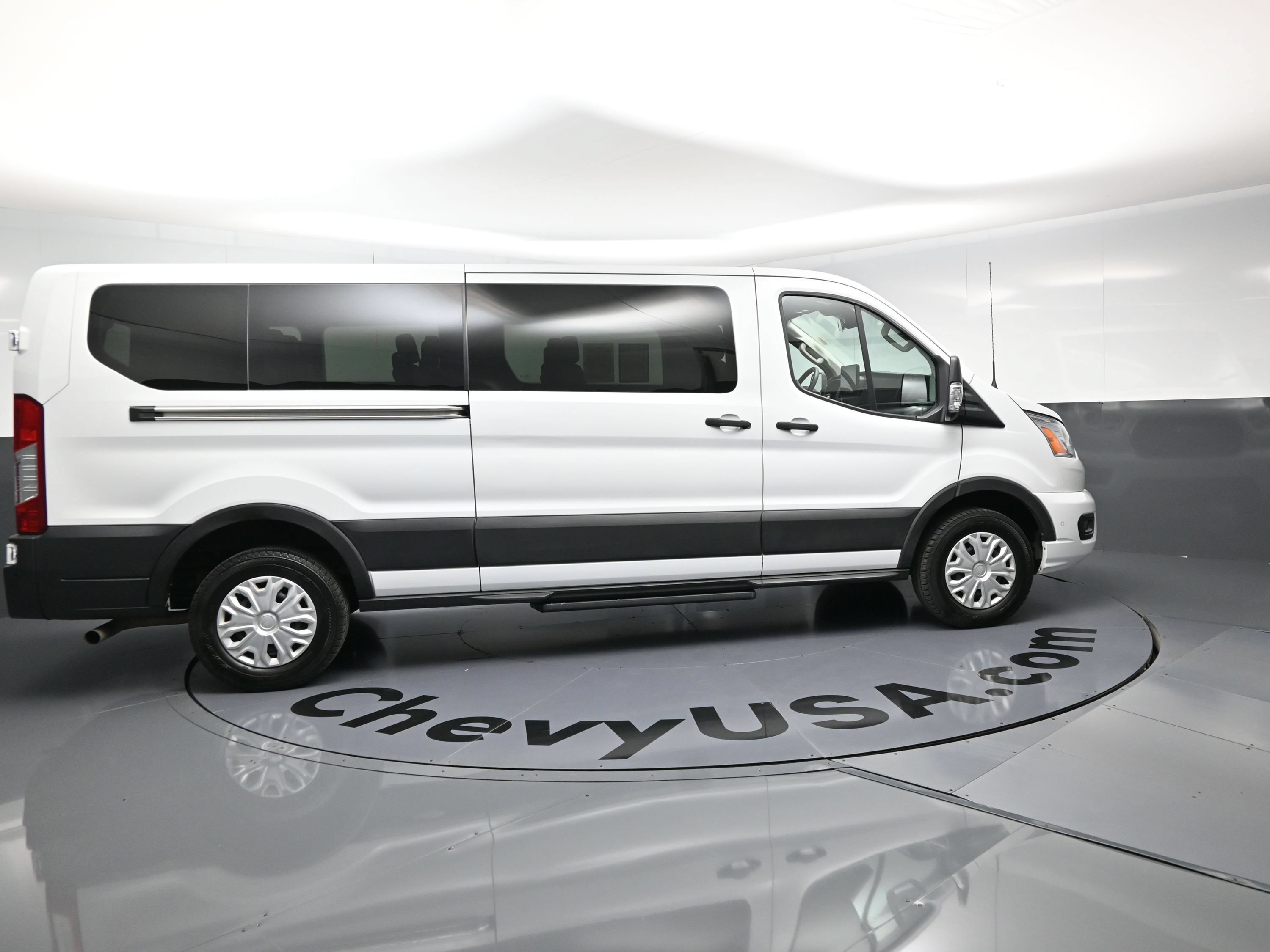 Used 2022 Ford Transit 350 XLT RWD image 10