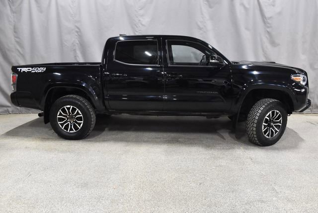 Used 2020 Toyota Tacoma TRD Sport image 3