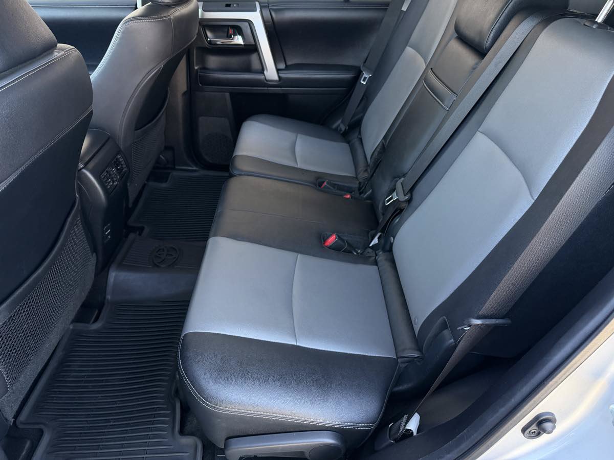 Used 2019 Toyota 4Runner SR5 Premium w/ Convenience Package AWD/4WD image 18