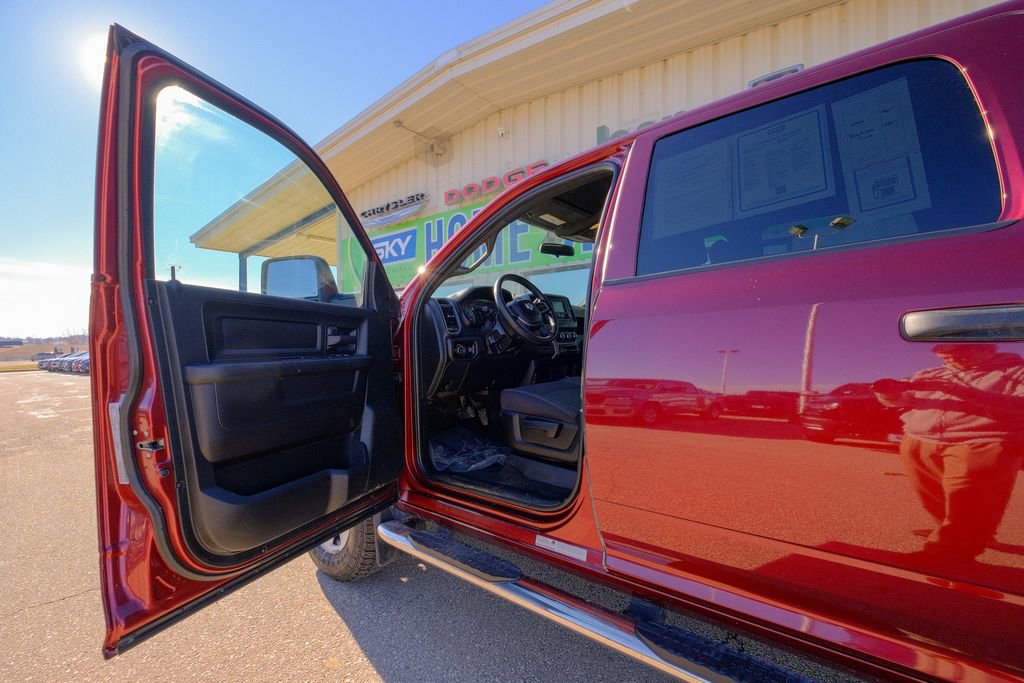 Used 2024 RAM 3500 Tradesman image 23