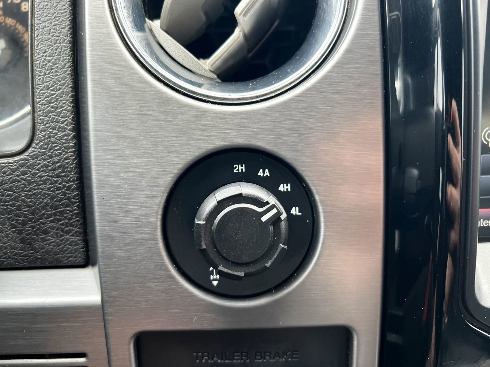 Used 2014 Ford F150 Limited image 19