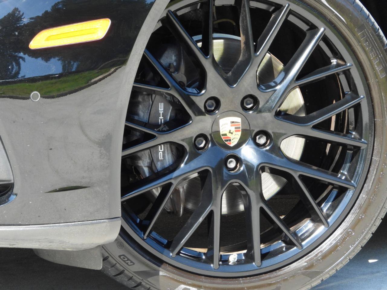 Used 2017 Porsche Panamera RWD image 10
