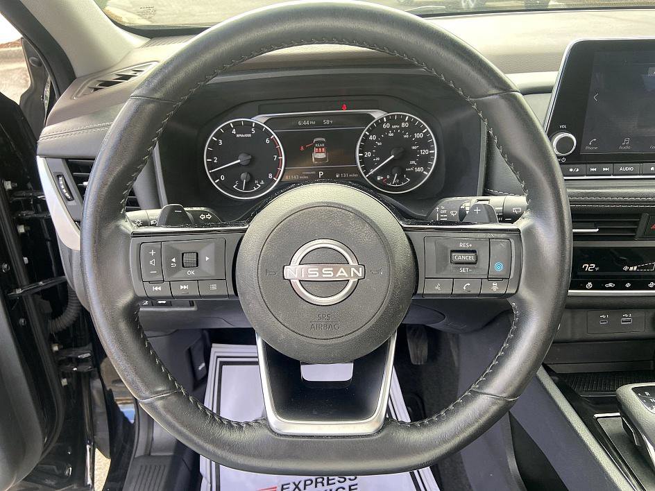 Used 2023 Nissan Rogue SV w/ SV Premium B Package image 13