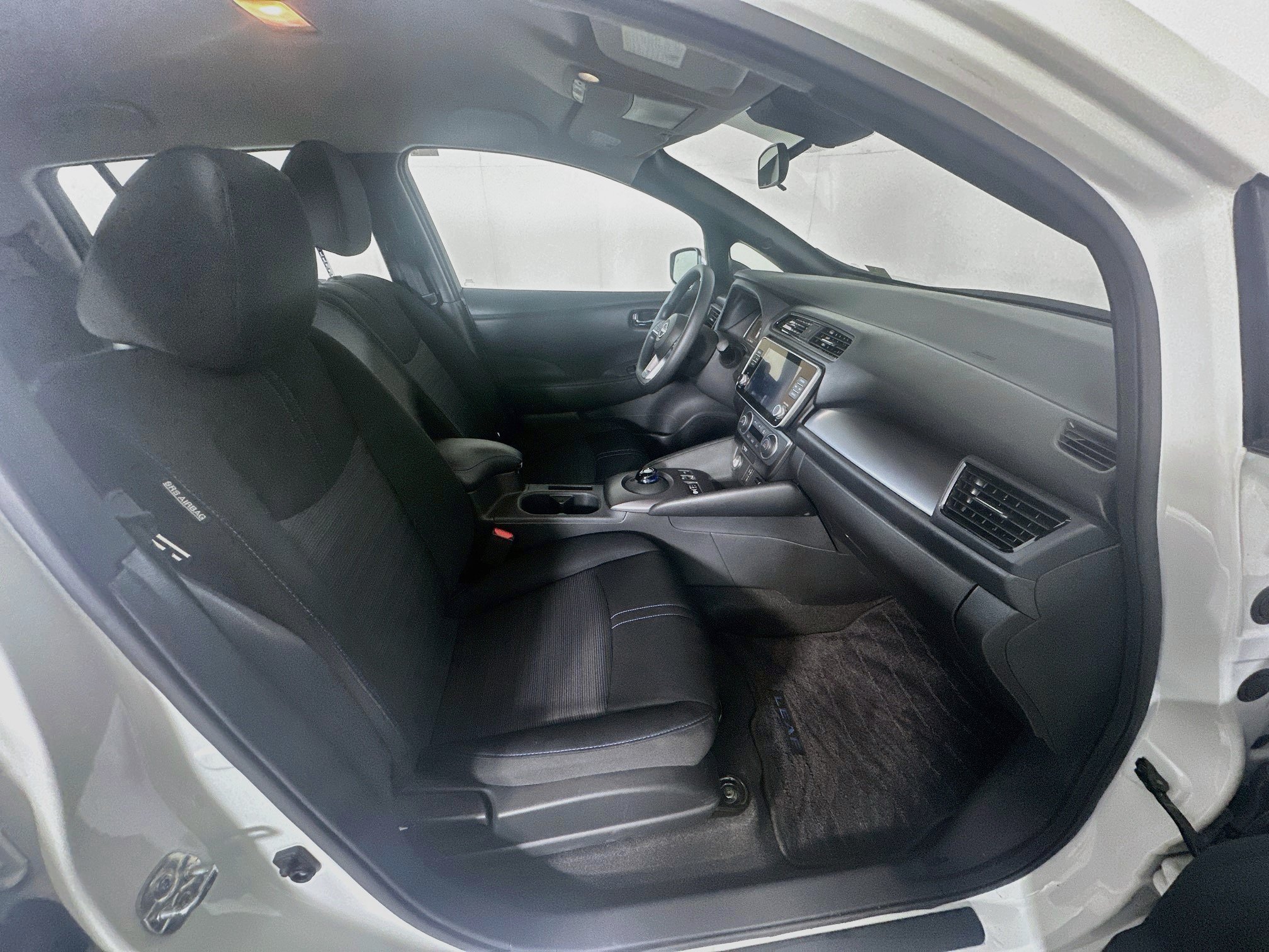 Used 2024 Nissan Leaf S FWD image 31