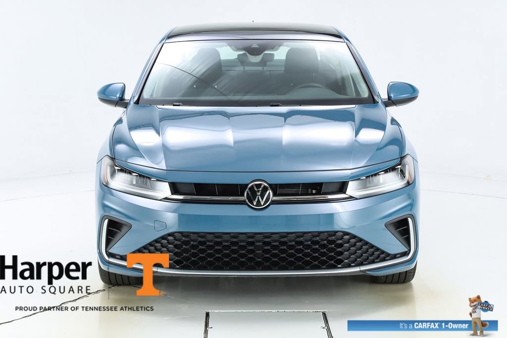 Used 2025 Volkswagen Jetta SE w/ Sunroof Package FWD image 16