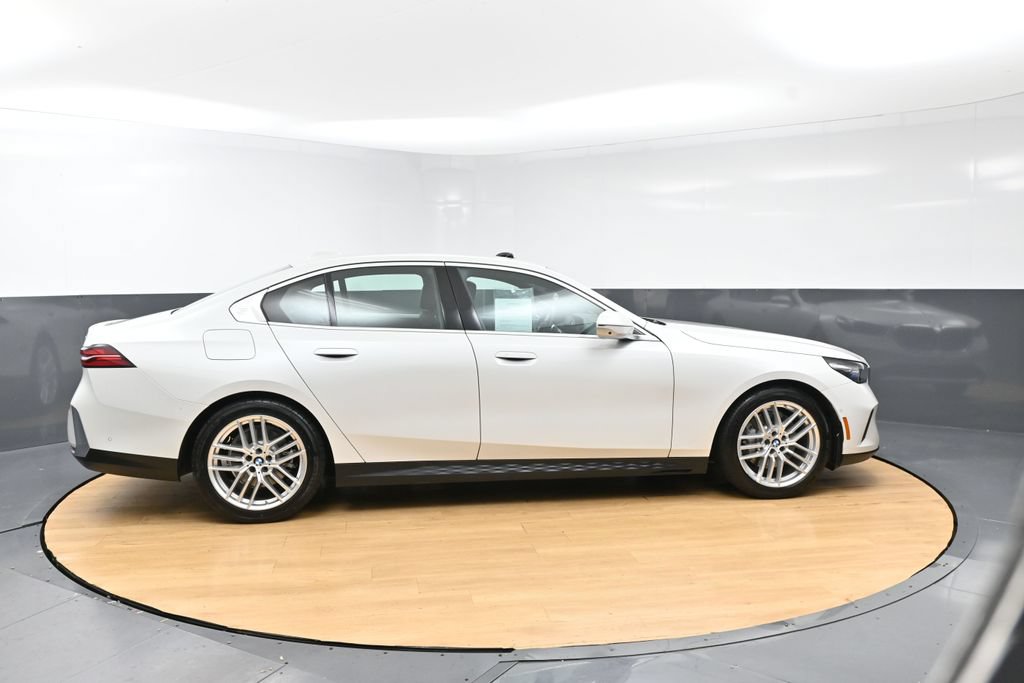 Used 2025 BMW 530i RWD image 7