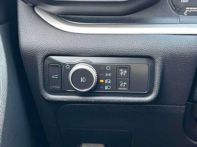 Used 2020 Ford Explorer XLT w/ Equipment Group 202A AWD/4WD image 20