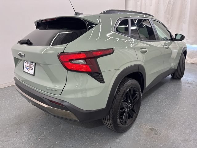 New 2026 Chevrolet Trax ACTIV w/ Sunroof Package FWD image 8