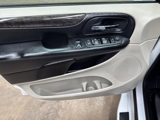 Used 2019 Dodge Grand Caravan SE FWD image 30