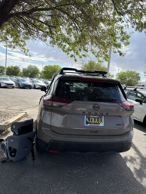 Certified 2025 Nissan Rogue SV AWD/4WD image 11