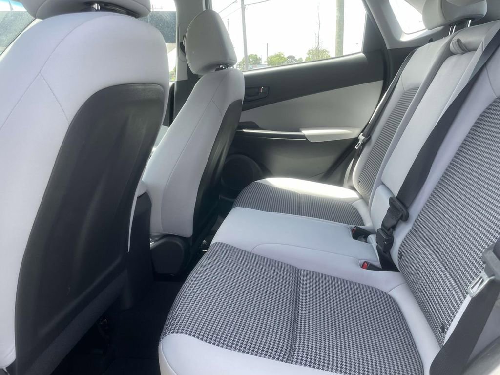 Used 2022 Hyundai Kona SE w/ Cargo Package FWD image 19