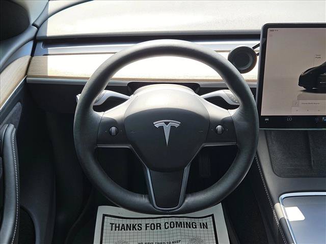 Used 2025 Tesla Model Y Long Range RWD image 18