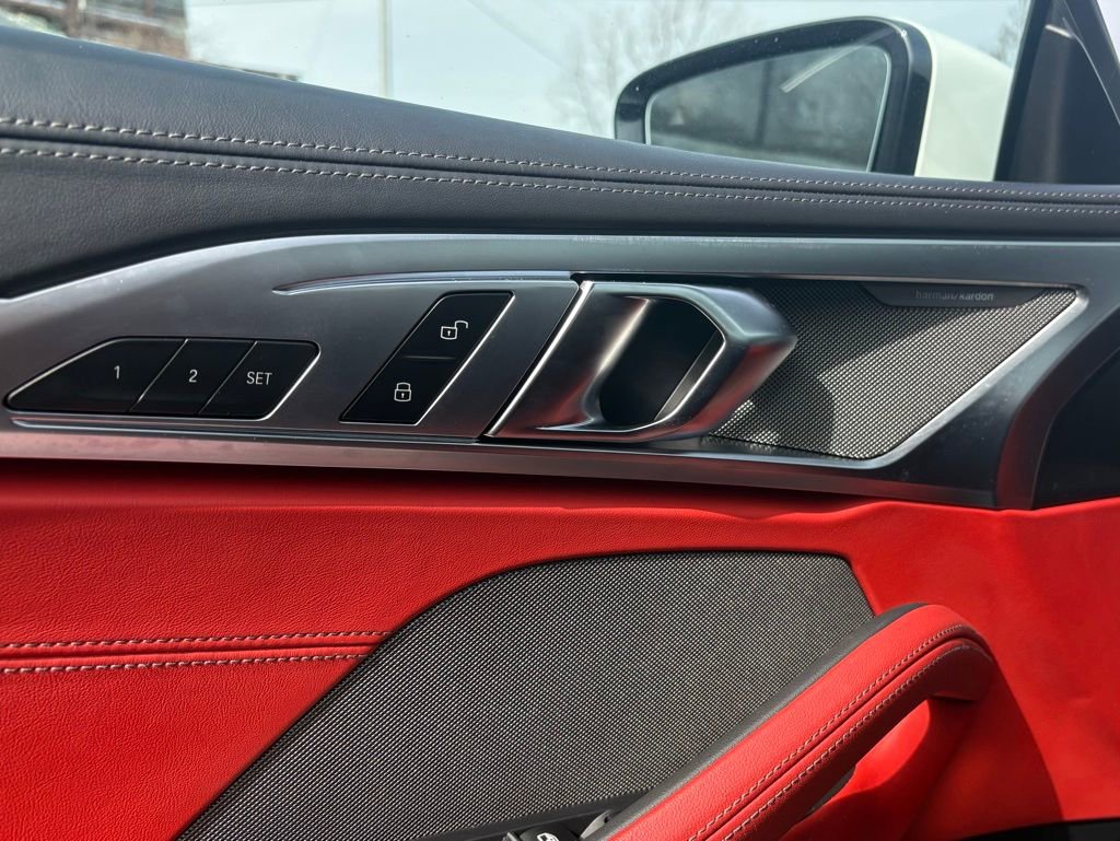 Used 2022 BMW M850i xDrive Convertible image 9