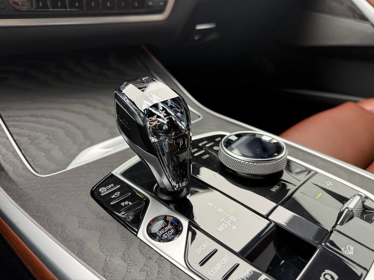 Used 2021 BMW X7 xDrive40i w/ M Sport Package image 25