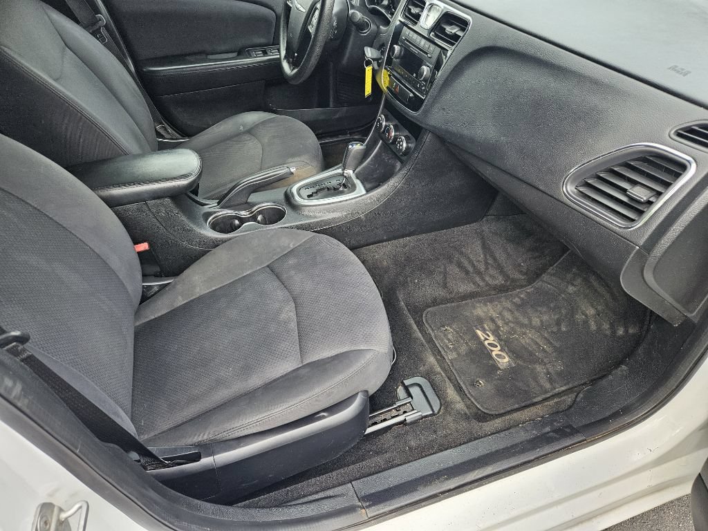 Used 2012 Chrysler 200 LX FWD image 14