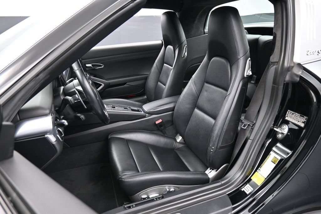 Certified 2017 Porsche 911 Targa 4 AWD/4WD image 5