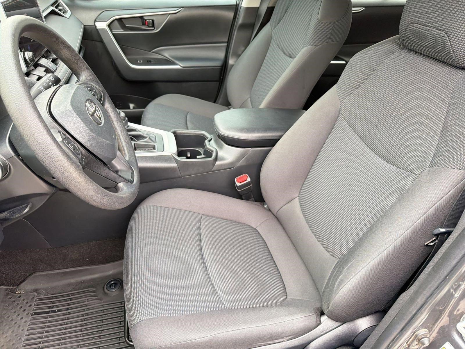 Used 2023 Toyota RAV4 LE FWD image 5