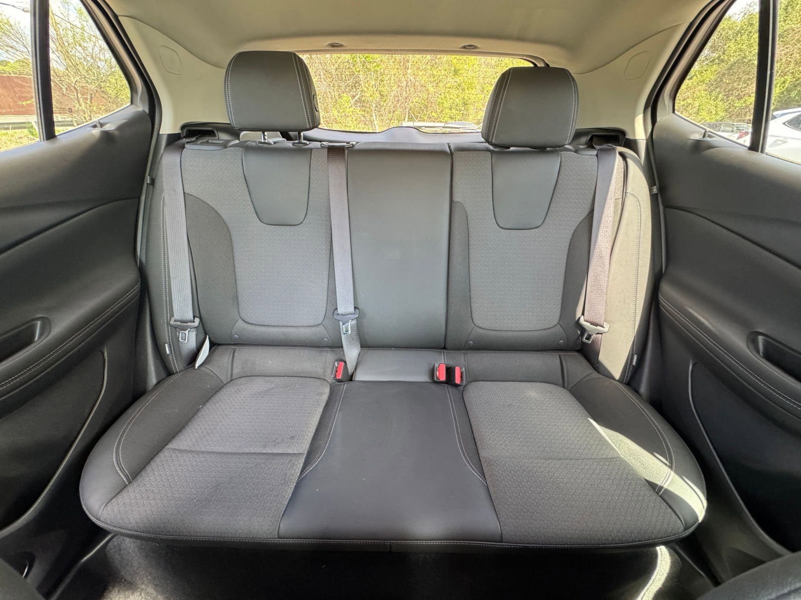 Used 2025 Buick Encore GX Preferred image 34