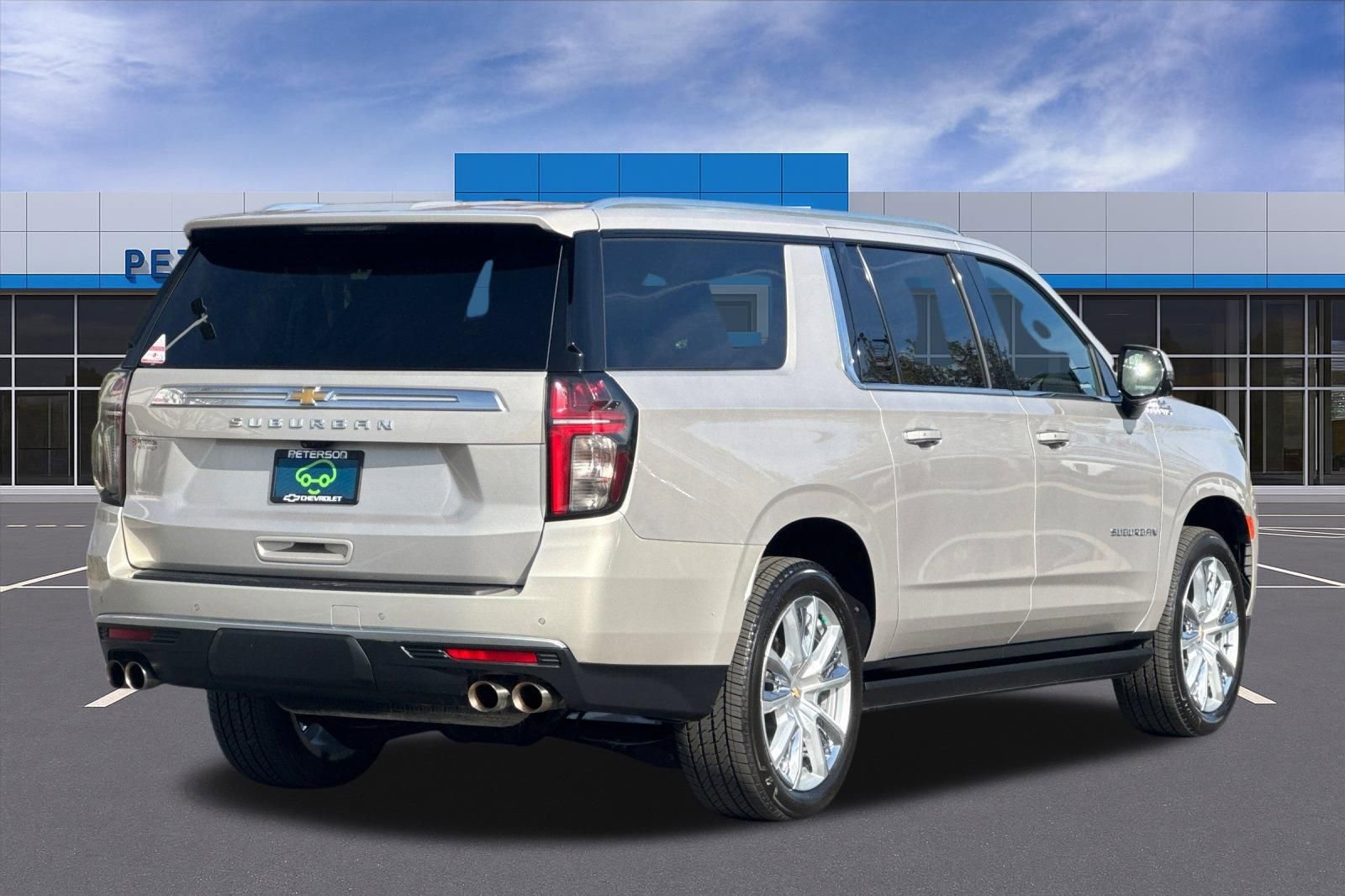 Certified 2023 Chevrolet Suburban High Country w/ LPO, Illumination Package AWD/4WD image 4