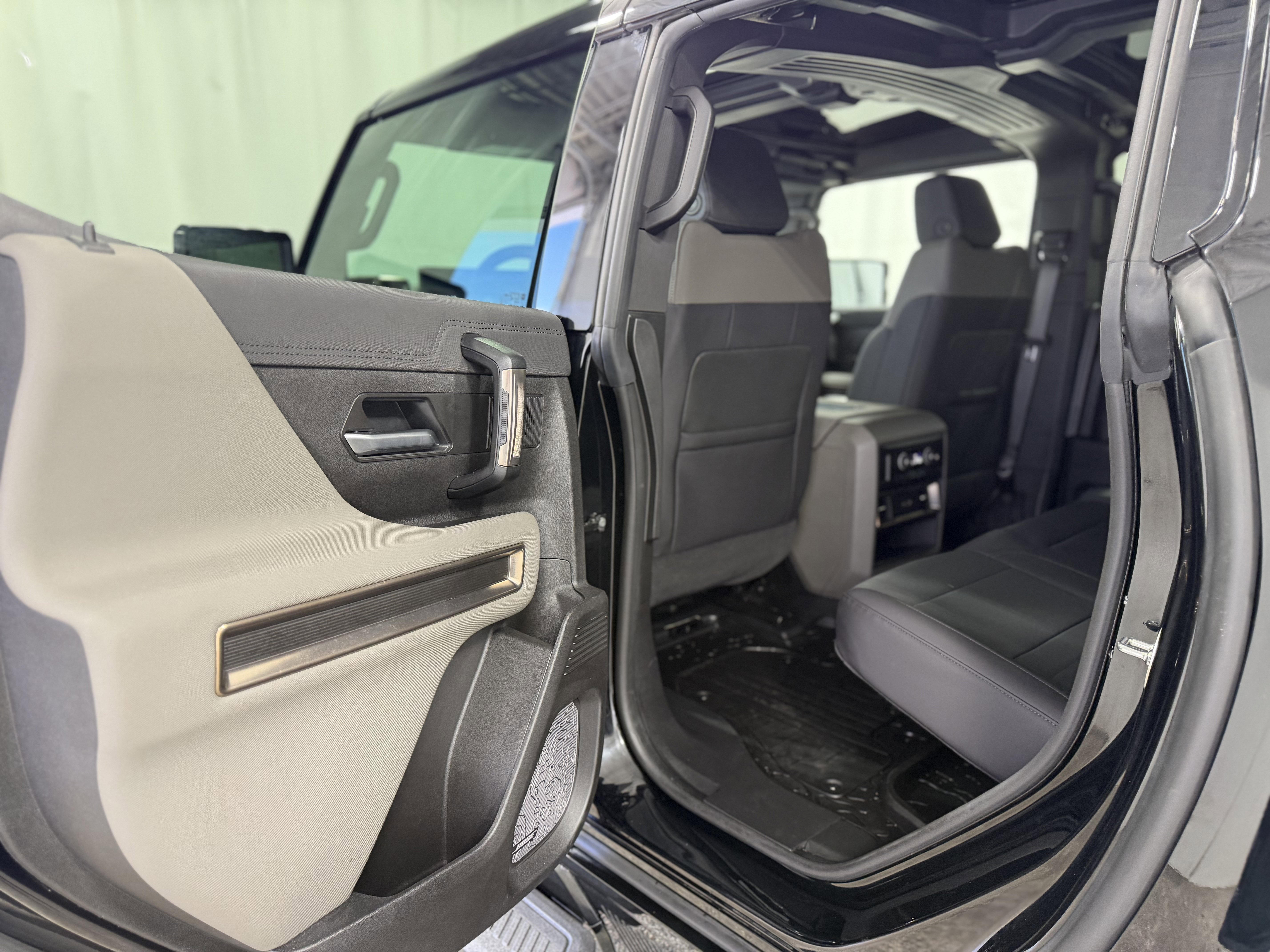 Used 2025 GMC Hummer EV 2X AWD/4WD image 24