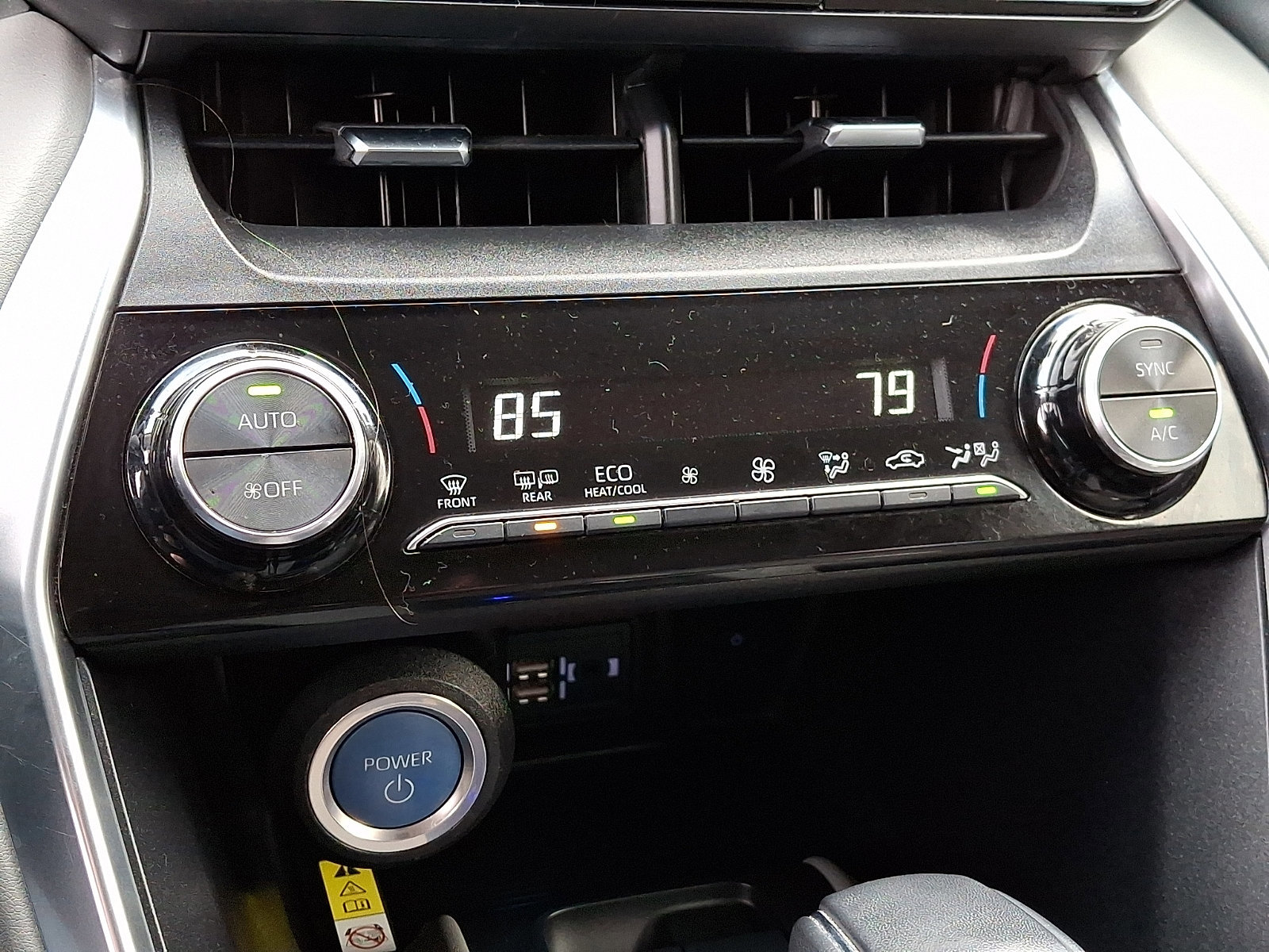 Used 2022 Toyota Venza LE image 10