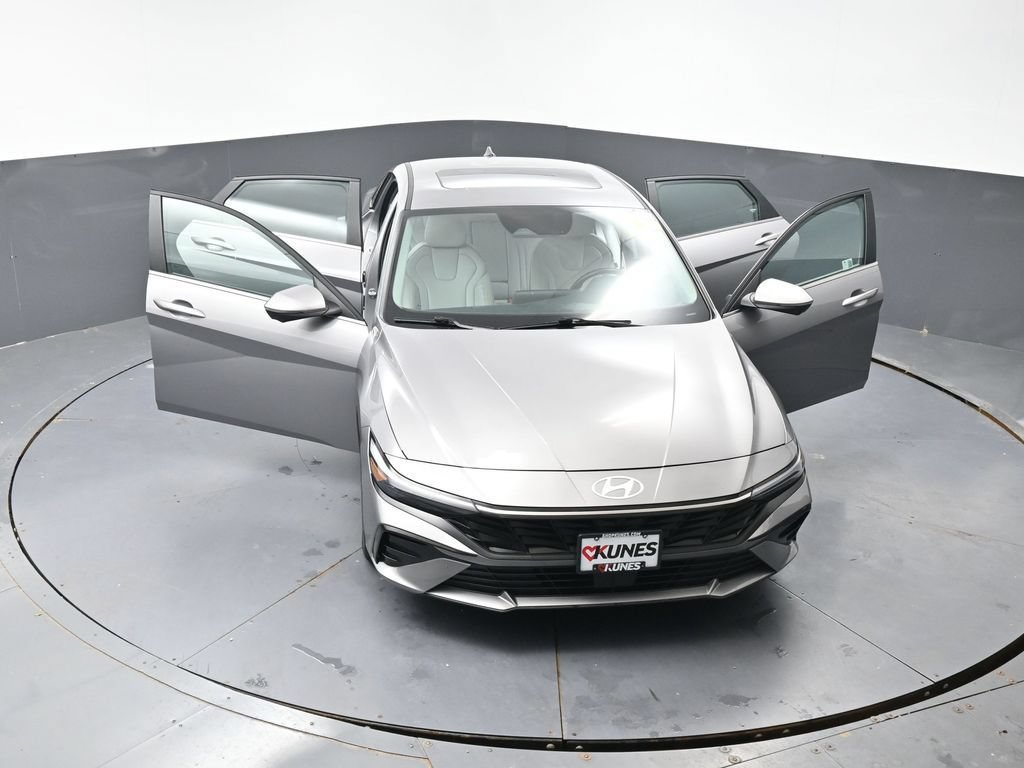 Used 2024 Hyundai Elantra Limited FWD image 60