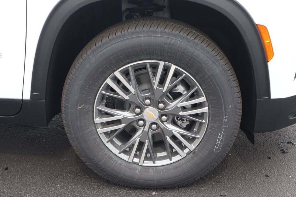 New 2026 Chevrolet Traverse LT w/ Driver Confidence Package FWD image 11