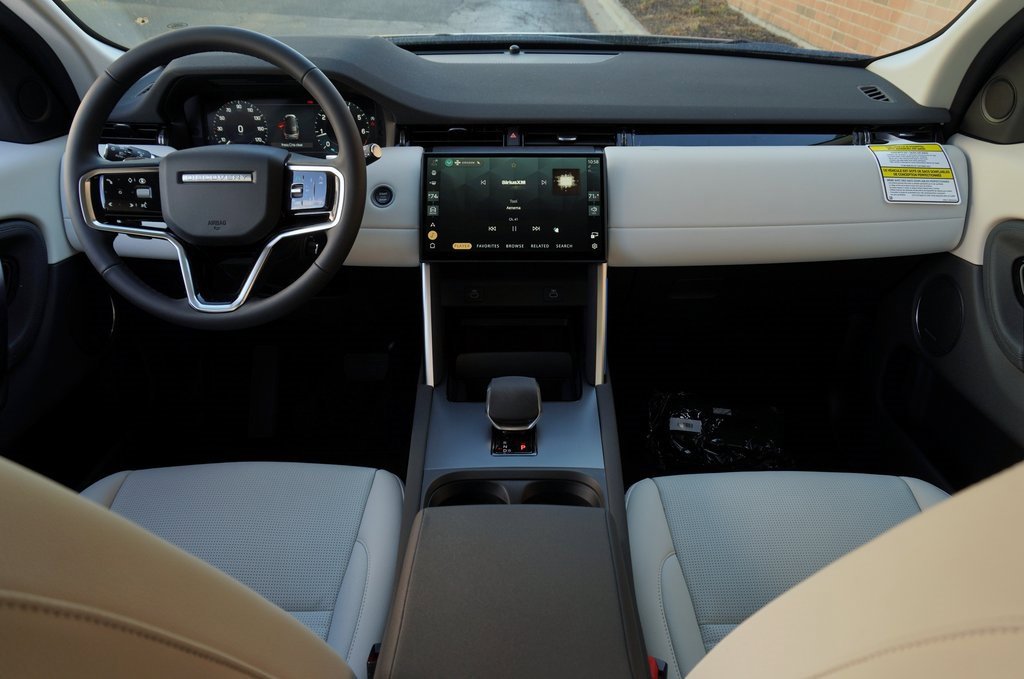 New 2025 Land Rover Discovery Sport S image 9