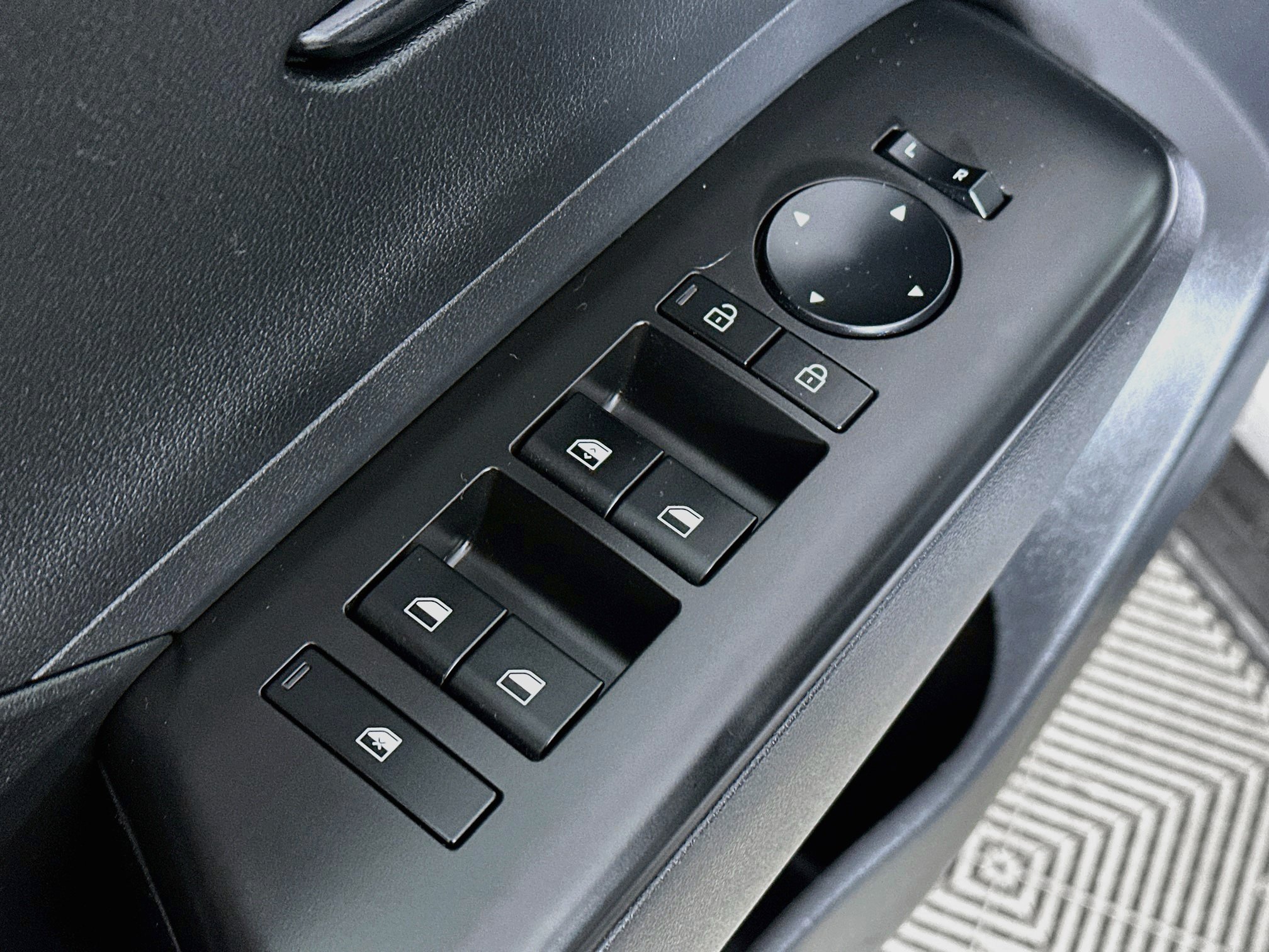 Certified 2024 Hyundai Kona SEL FWD image 17