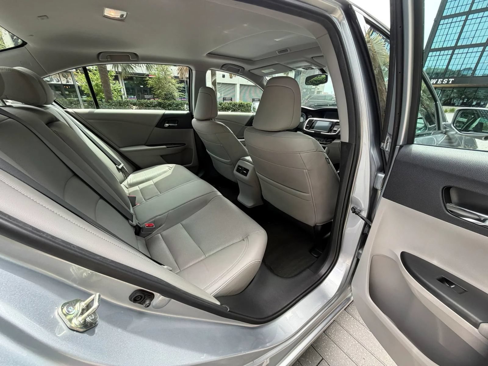 Used 2017 Honda Accord EX-L image 13