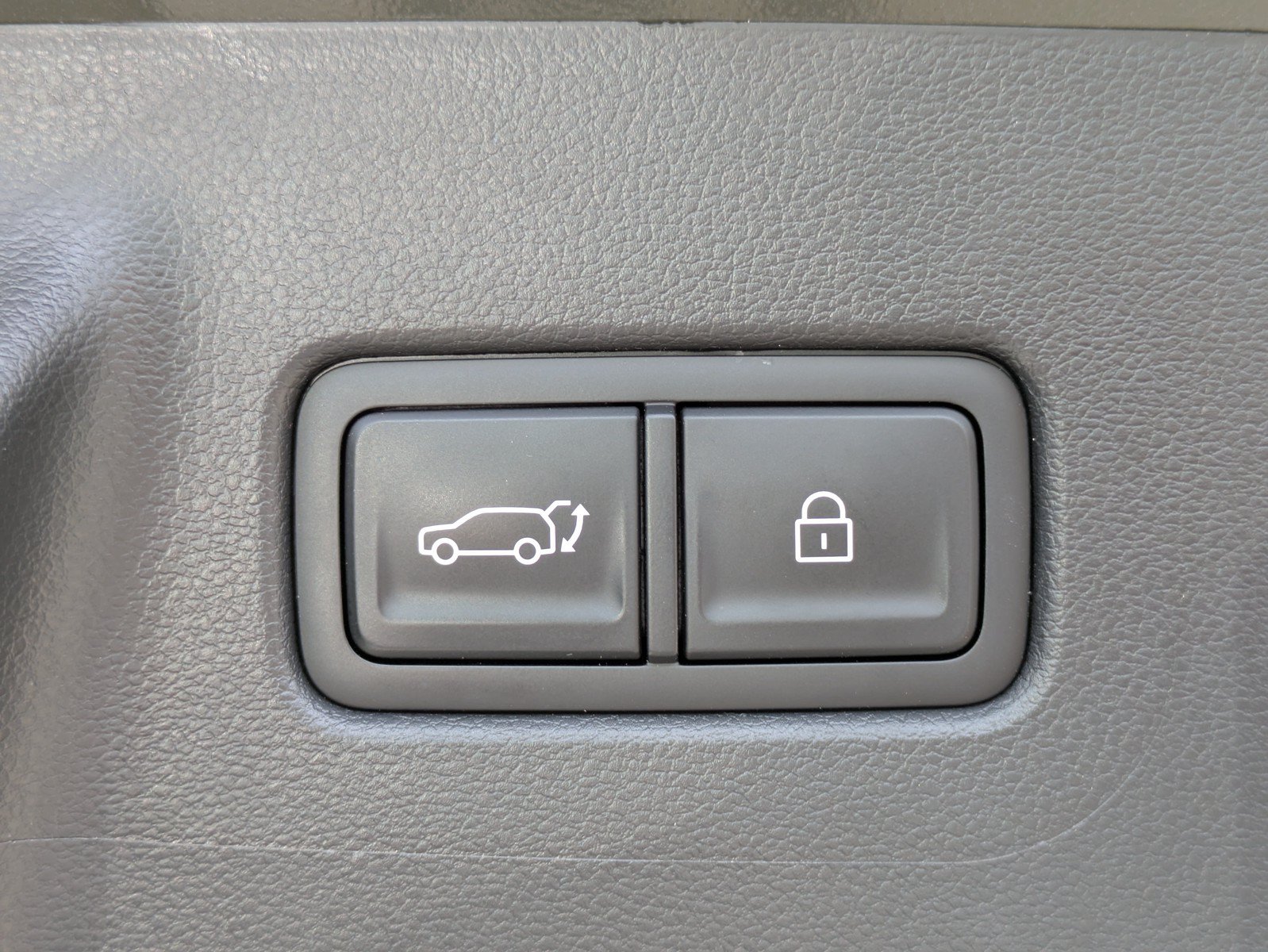 Used 2024 Hyundai Santa Fe Limited FWD image 11