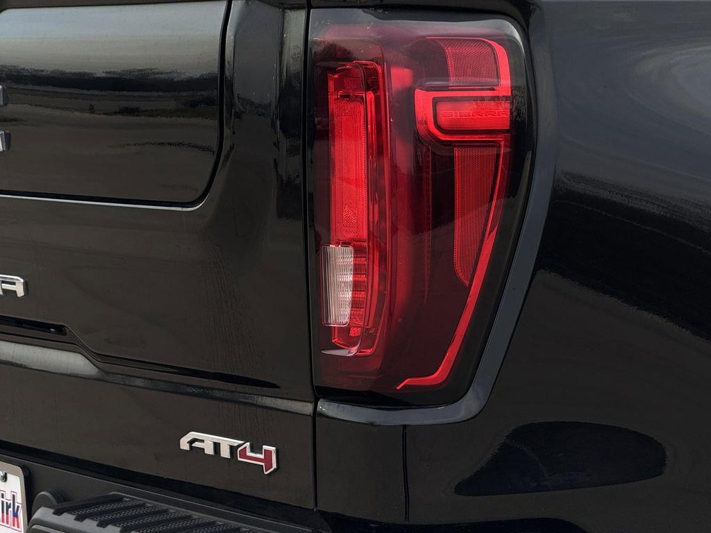 Used 2024 GMC Sierra 1500 AT4 w/ Technology Package AWD/4WD image 12