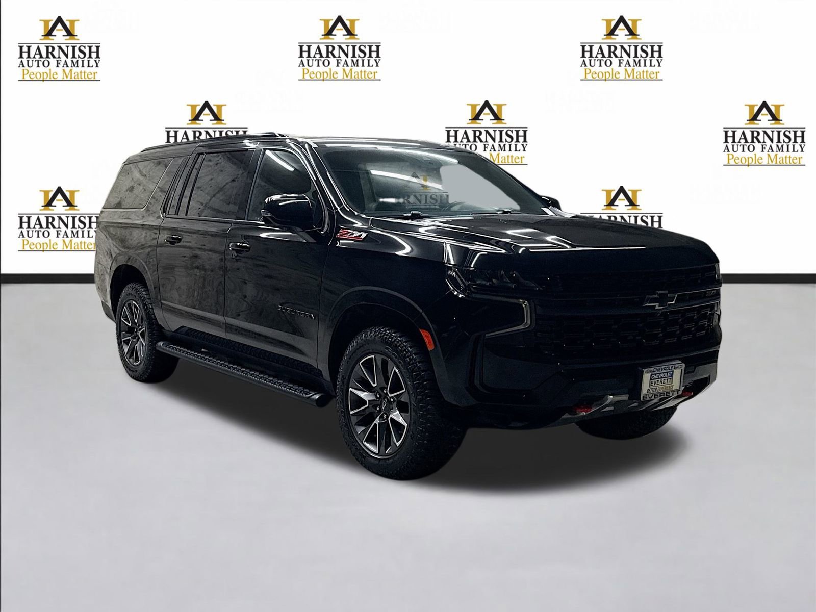 Used 2023 Chevrolet Suburban Z71 w/ Luxury Package image 3