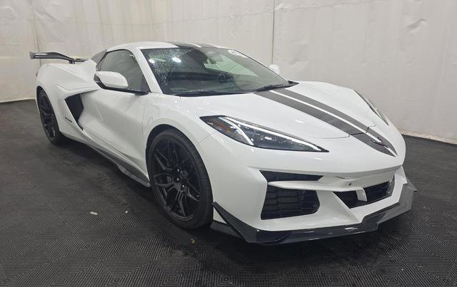 Used 2024 Chevrolet Corvette Z06 w/ Z07 Performance Package RWD image 2