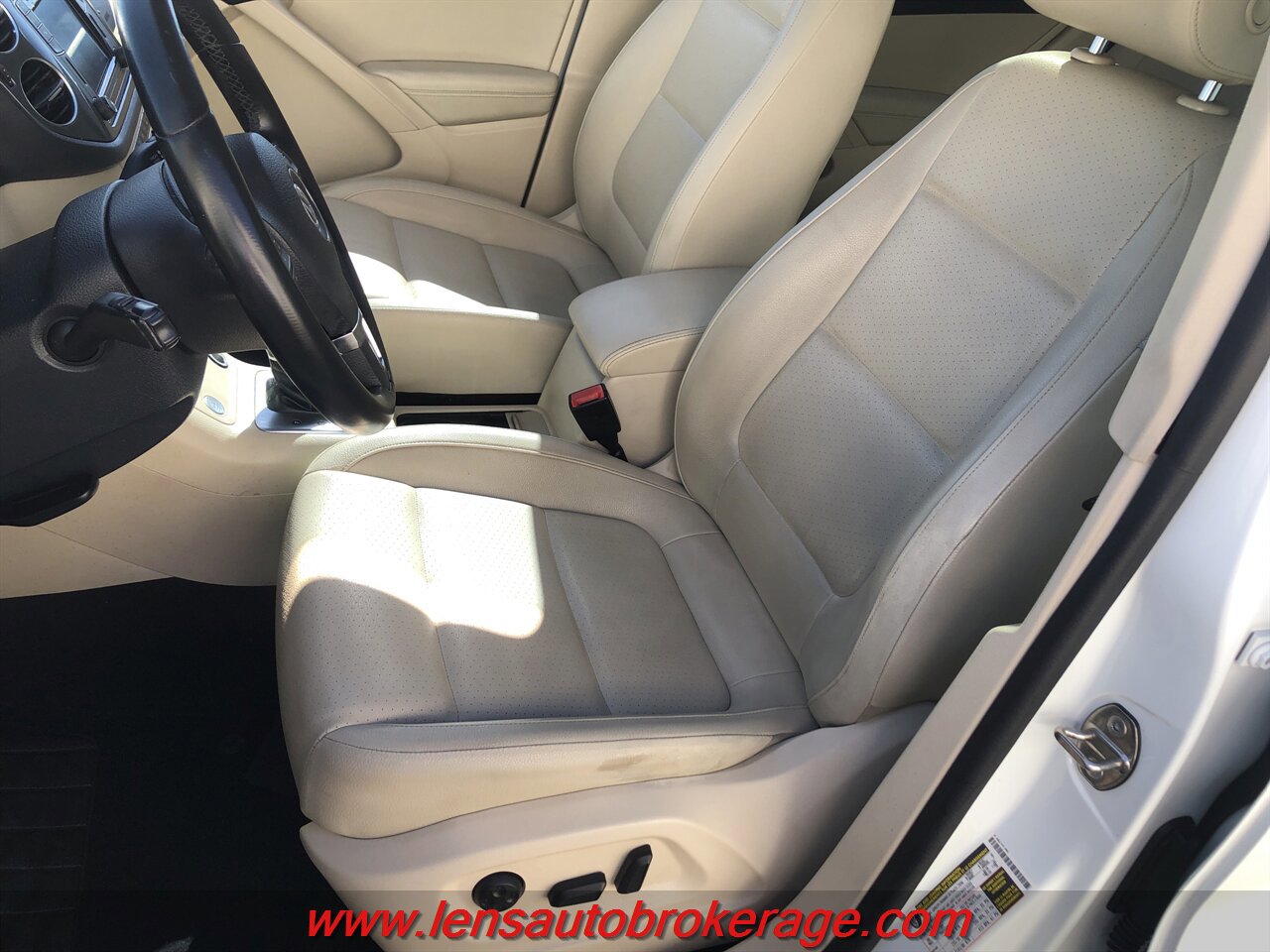 Used 2016 Volkswagen Tiguan SE image 11