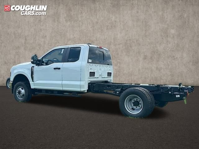 New 2025 Ford F350 XL w/ XL Chrome Package image 11