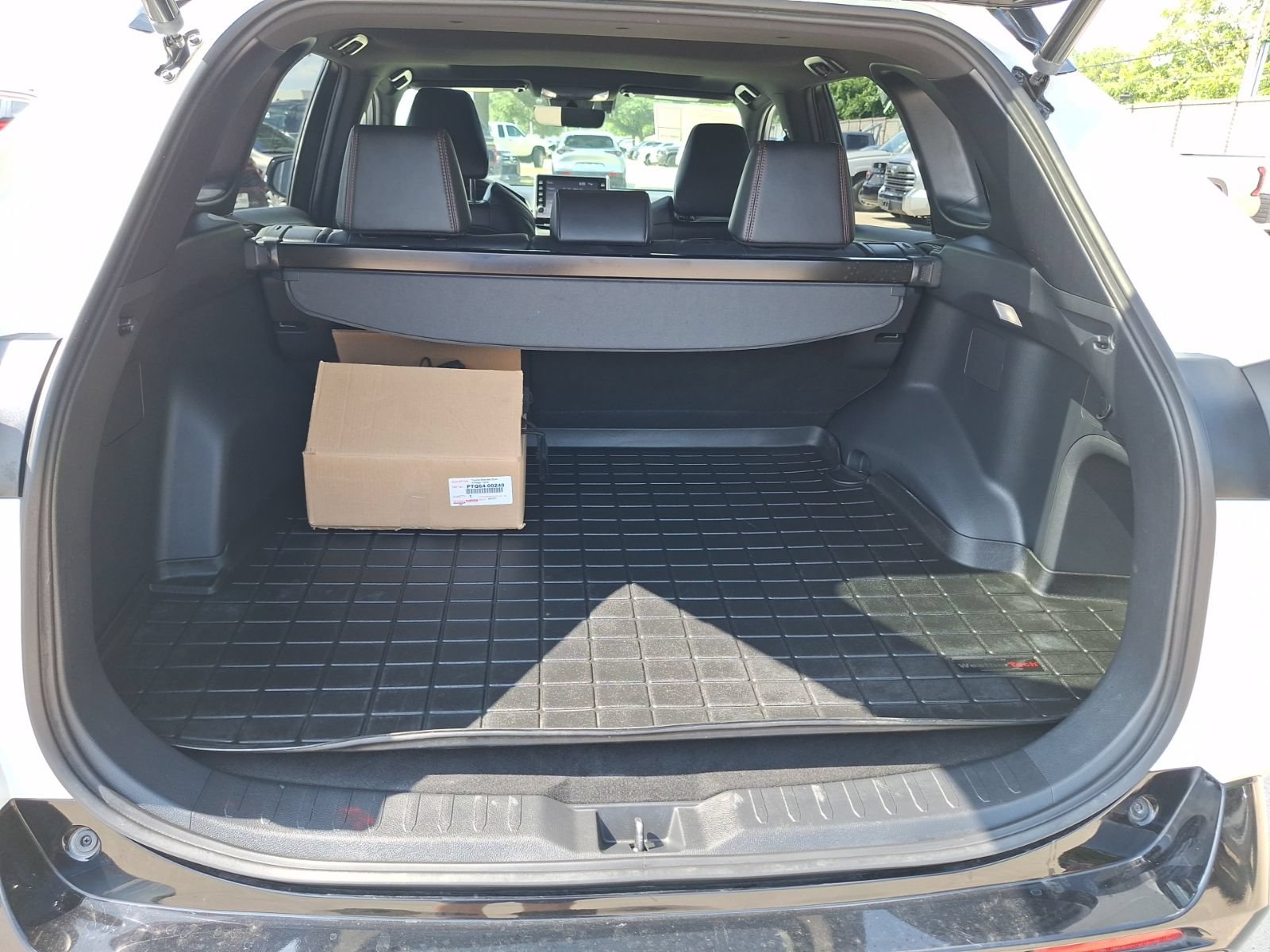 Used 2022 Toyota RAV4 XSE AWD/4WD image 39