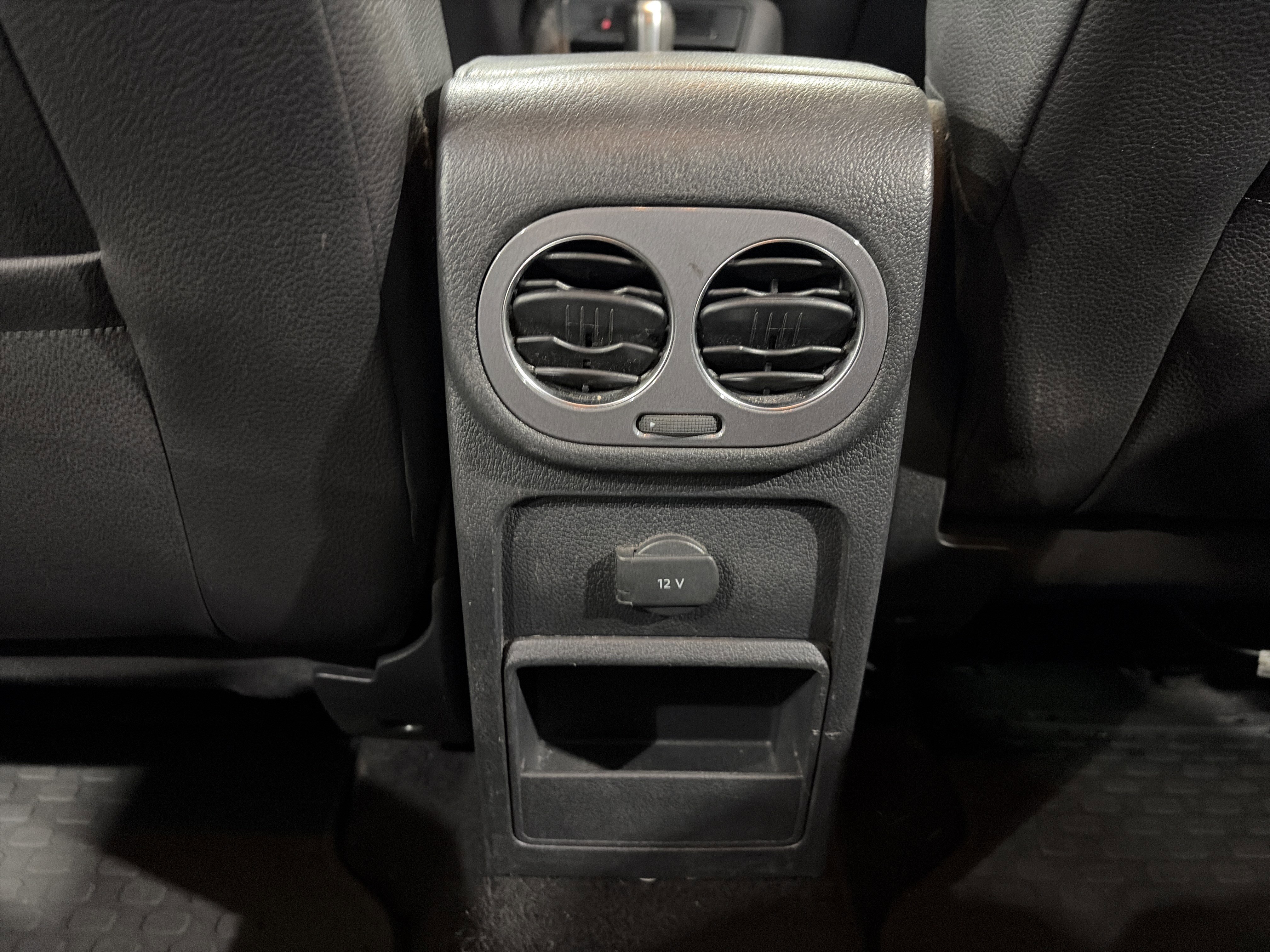 Used 2017 Volkswagen Tiguan S image 23