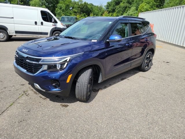 Used 2024 Kia Seltos EX AWD/4WD image 7