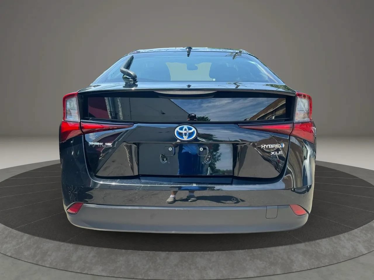 Used 2022 Toyota Prius XLE FWD image 6