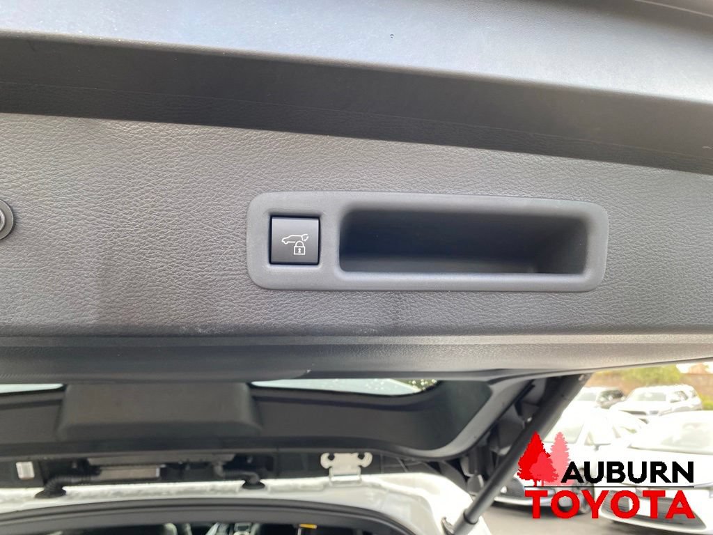 New 2026 Toyota Sienna Platinum AWD/4WD image 11