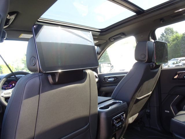 New 2026 Chevrolet Suburban Premier AWD/4WD image 9
