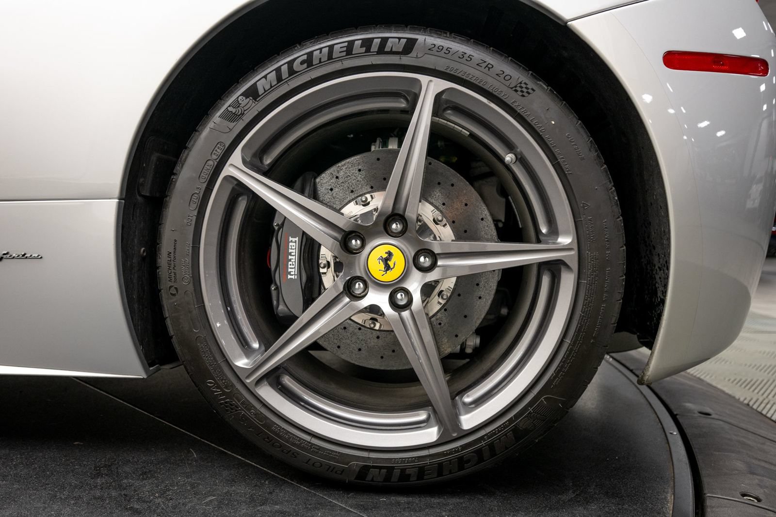 Used 2012 Ferrari 458 Spider RWD image 39